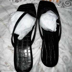 Forever 21- Faux Leather Toe-Thong Sandals